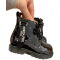 Dievčenské kožené členkové topánky lakované čierne PATRIZIA PEPE
