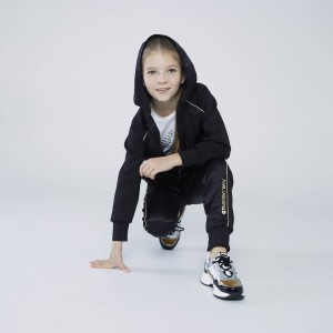 Detské joggingové nohavice čierne KARL LAGERFELD